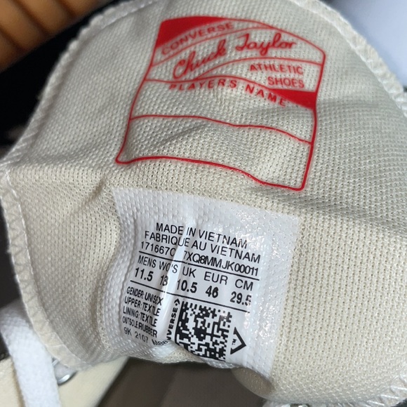 Converse Run Star Hike High
Cargo Khaki, new, size 11.5, very comfy, last one! - Picture 6 of 11